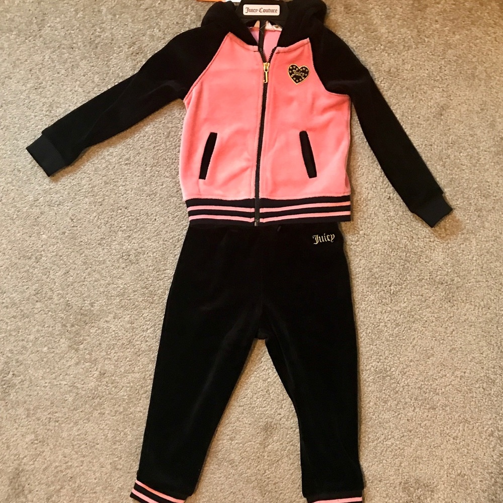 💸 SOLD OFFSITE. Juicy Couture 2 Piece Pink/Black